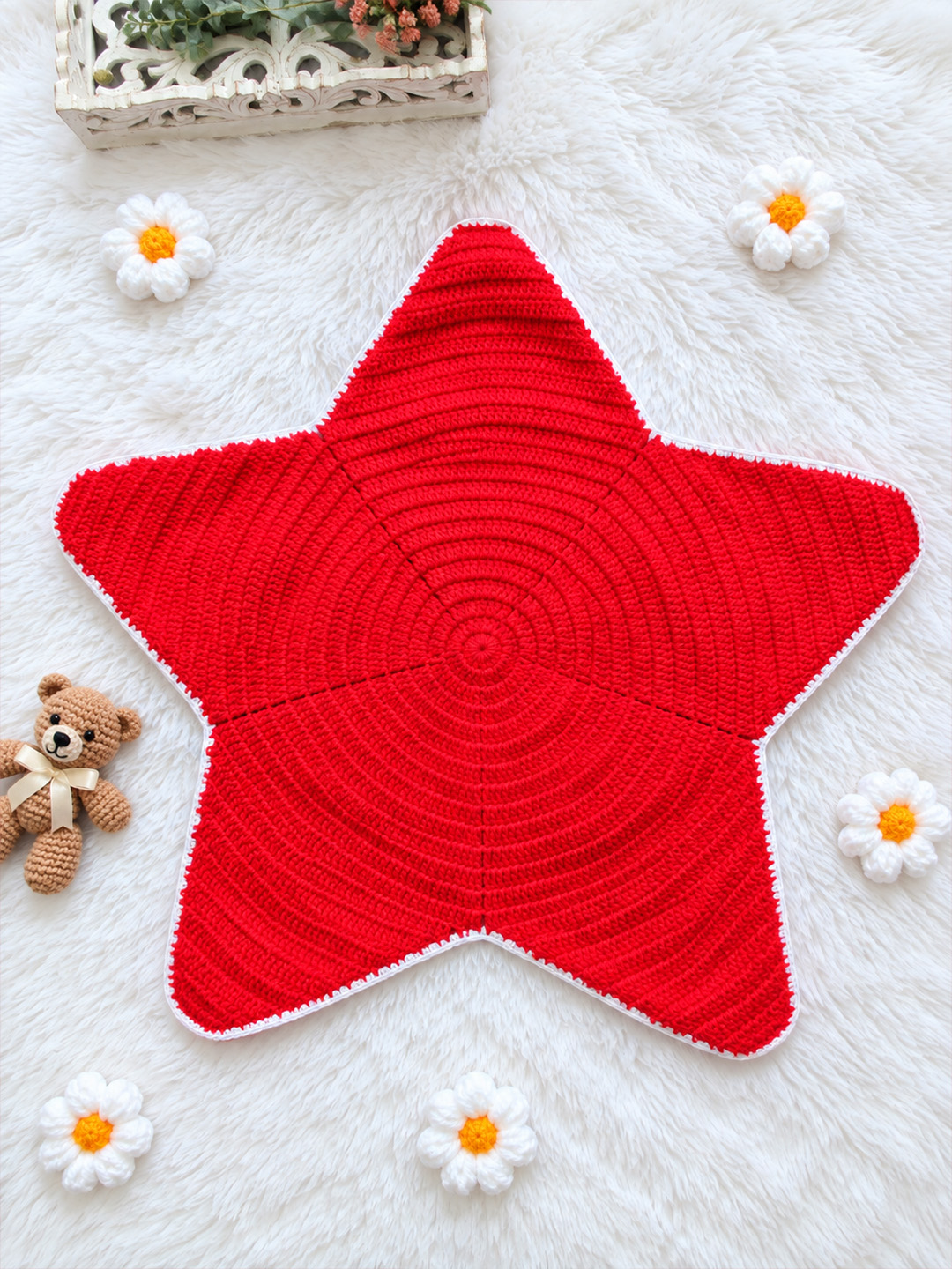Woonie Newborn Star Shaped Photography Prop - Red