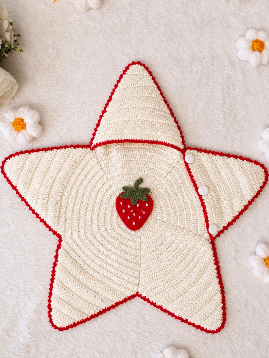 Woonie Newborn Star Shaped Strawberry Applique Photography Prop - Cream