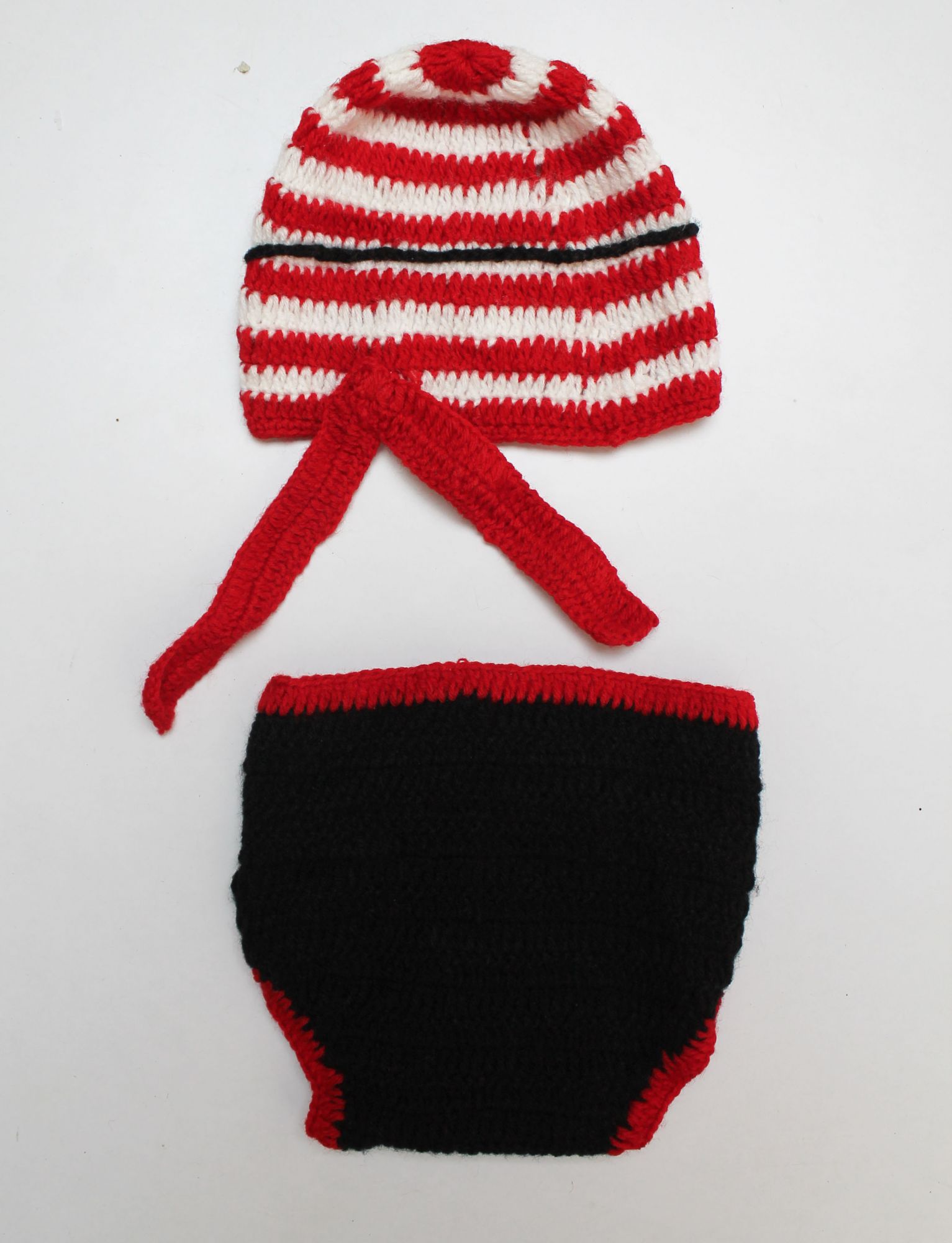 Woonie Handmade Photo Prop Striped Cap & Bloomer - Black