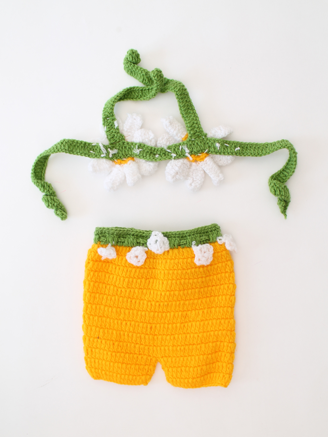 Daisy Applique Newborn Newborn Outfit for Photoshoot - White