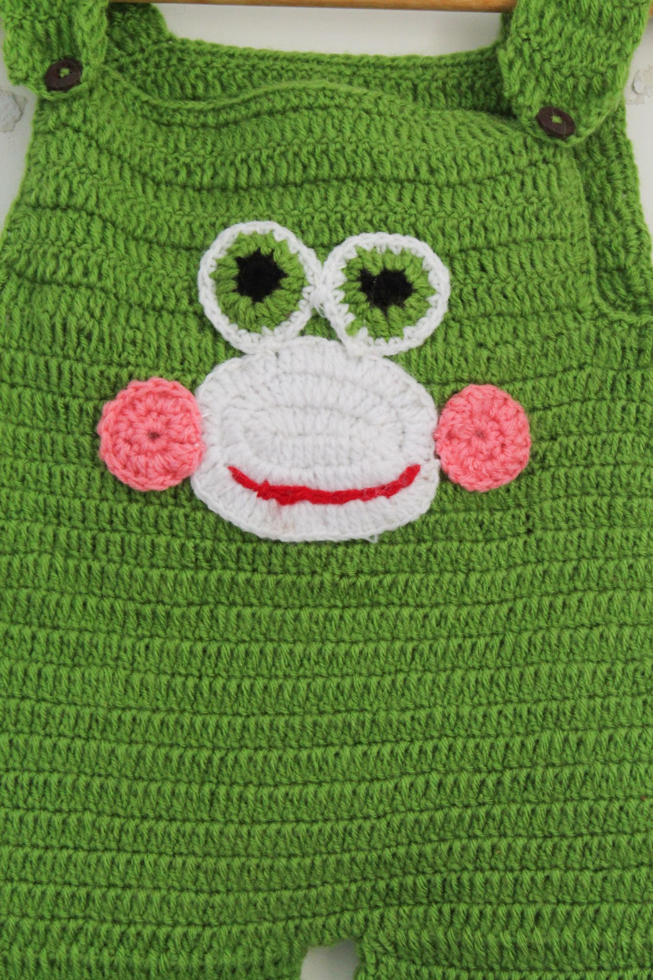 Woonie Handmade Sleeveless Frog Patch Romper With Cap - Green