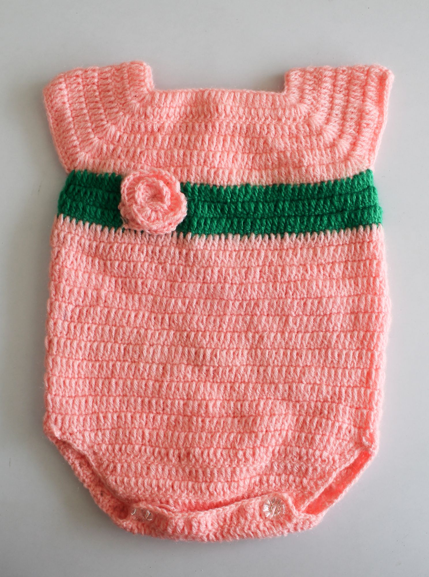 Woonie Short Sleeves Floral Detailing Handmade Onesie - Peach