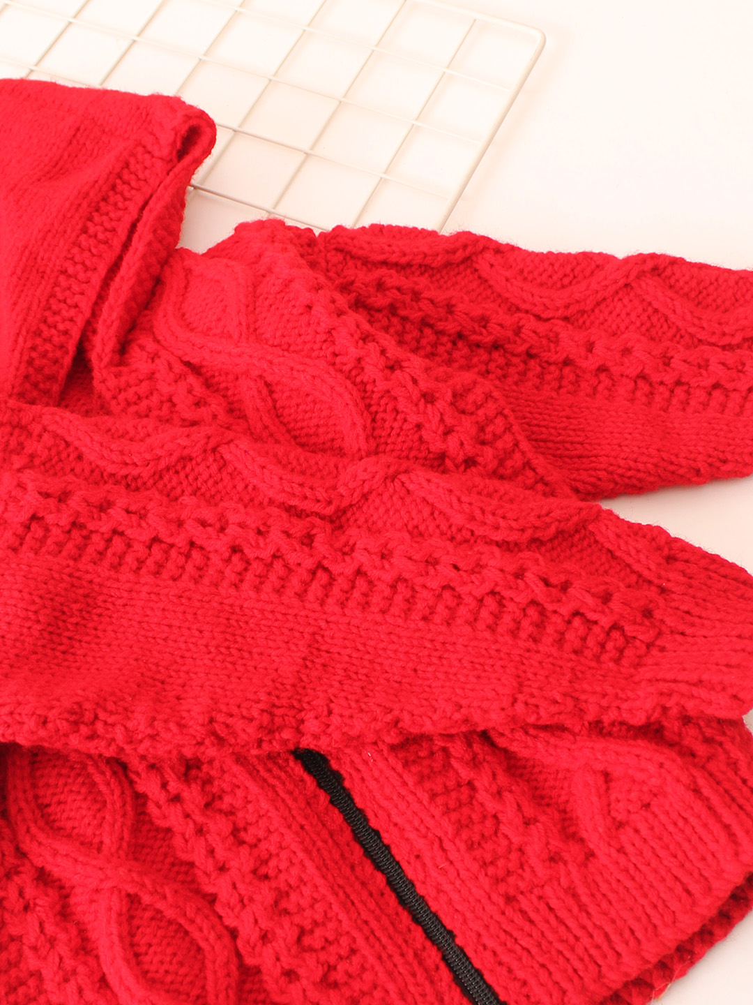 Cable Knit Hooded Sweater With Zip - Red