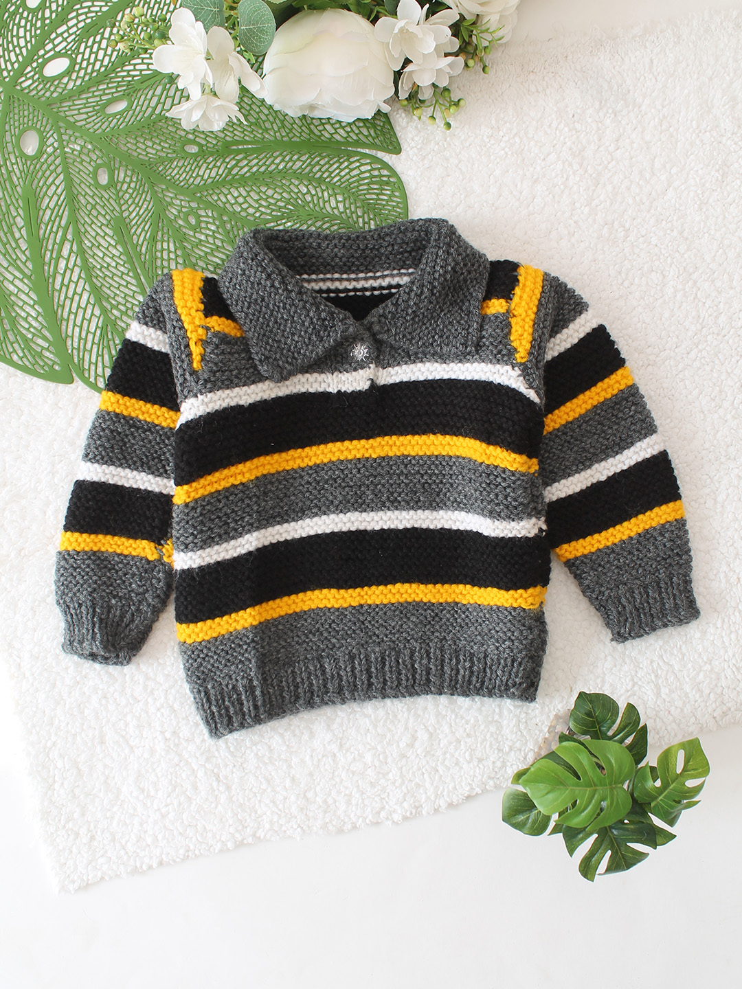 Striped Collar Detailed Sweater - Black