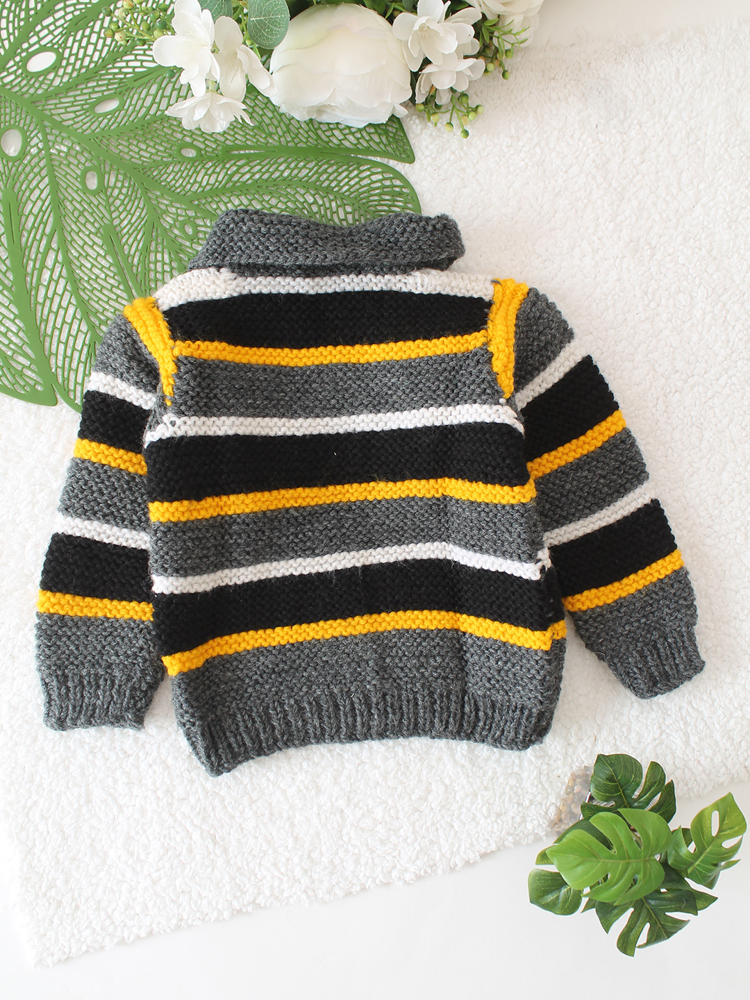 Striped Collar Detailed Sweater - Black