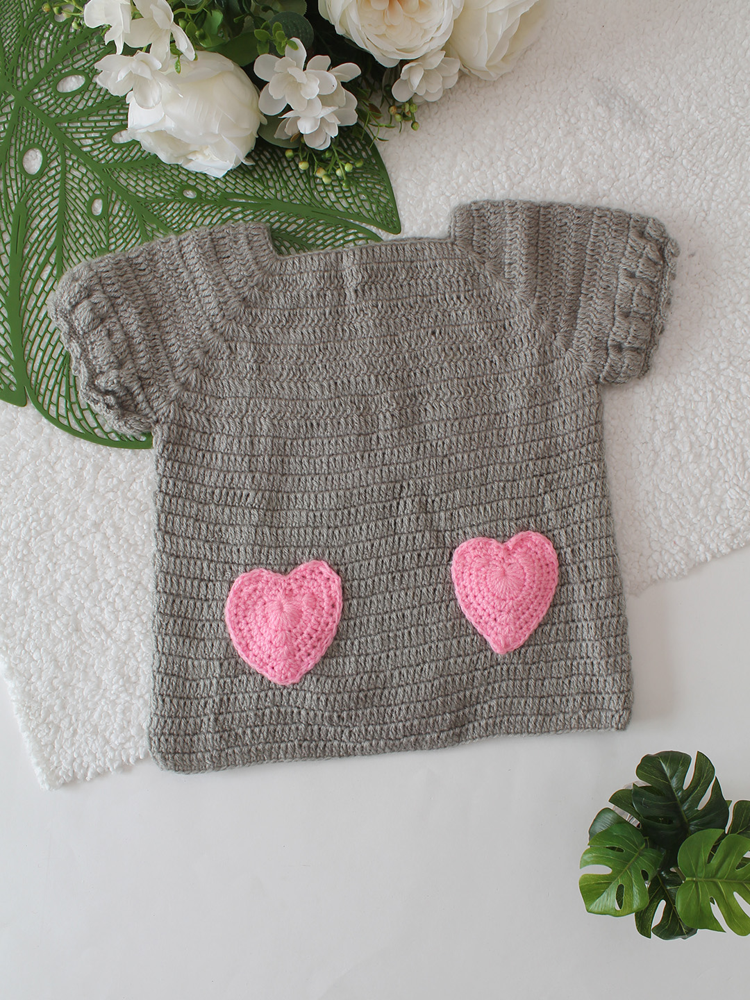 Heart Applique Short Sleeve Sweater - Grey