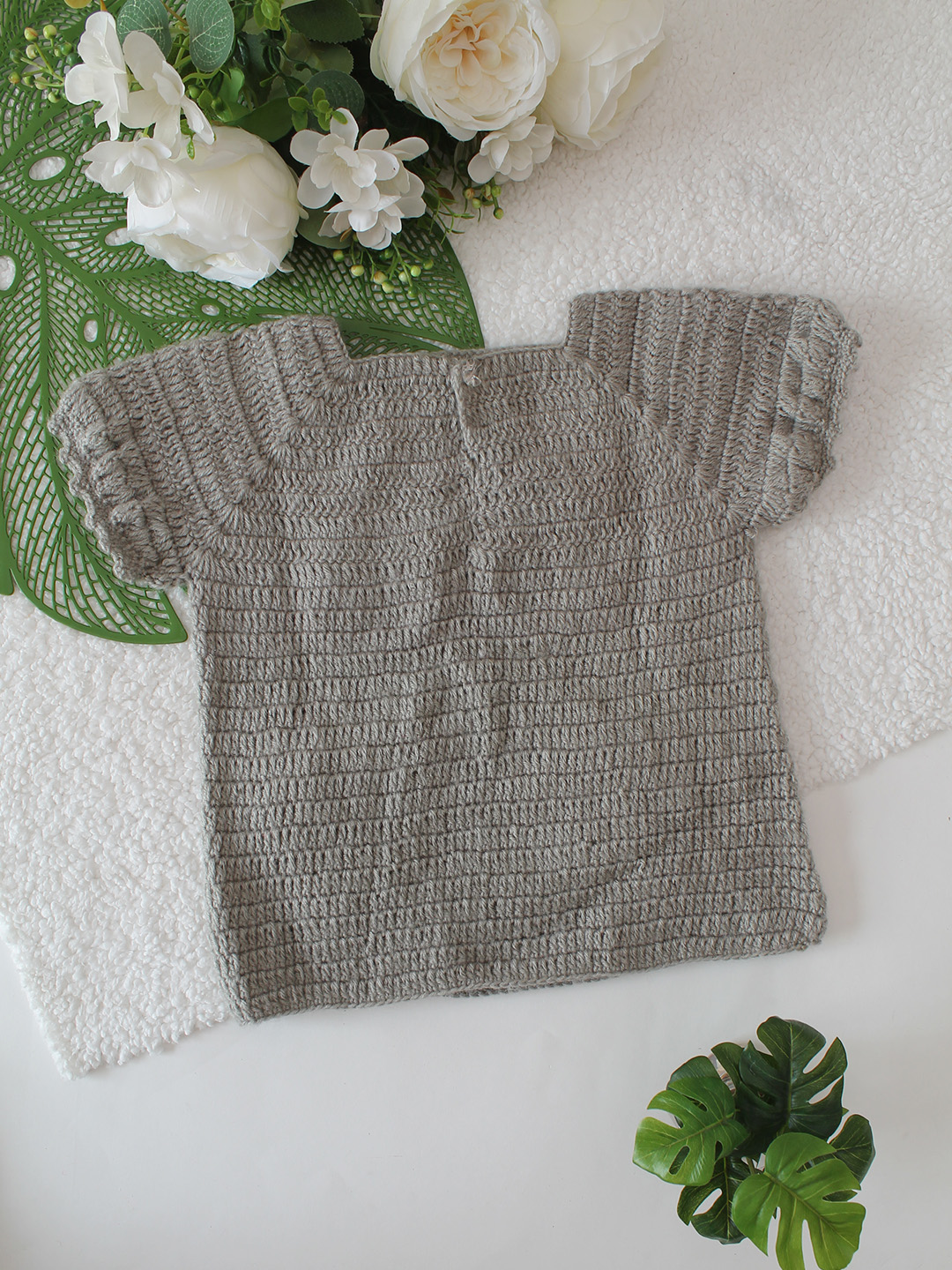 Heart Applique Short Sleeve Sweater - Grey