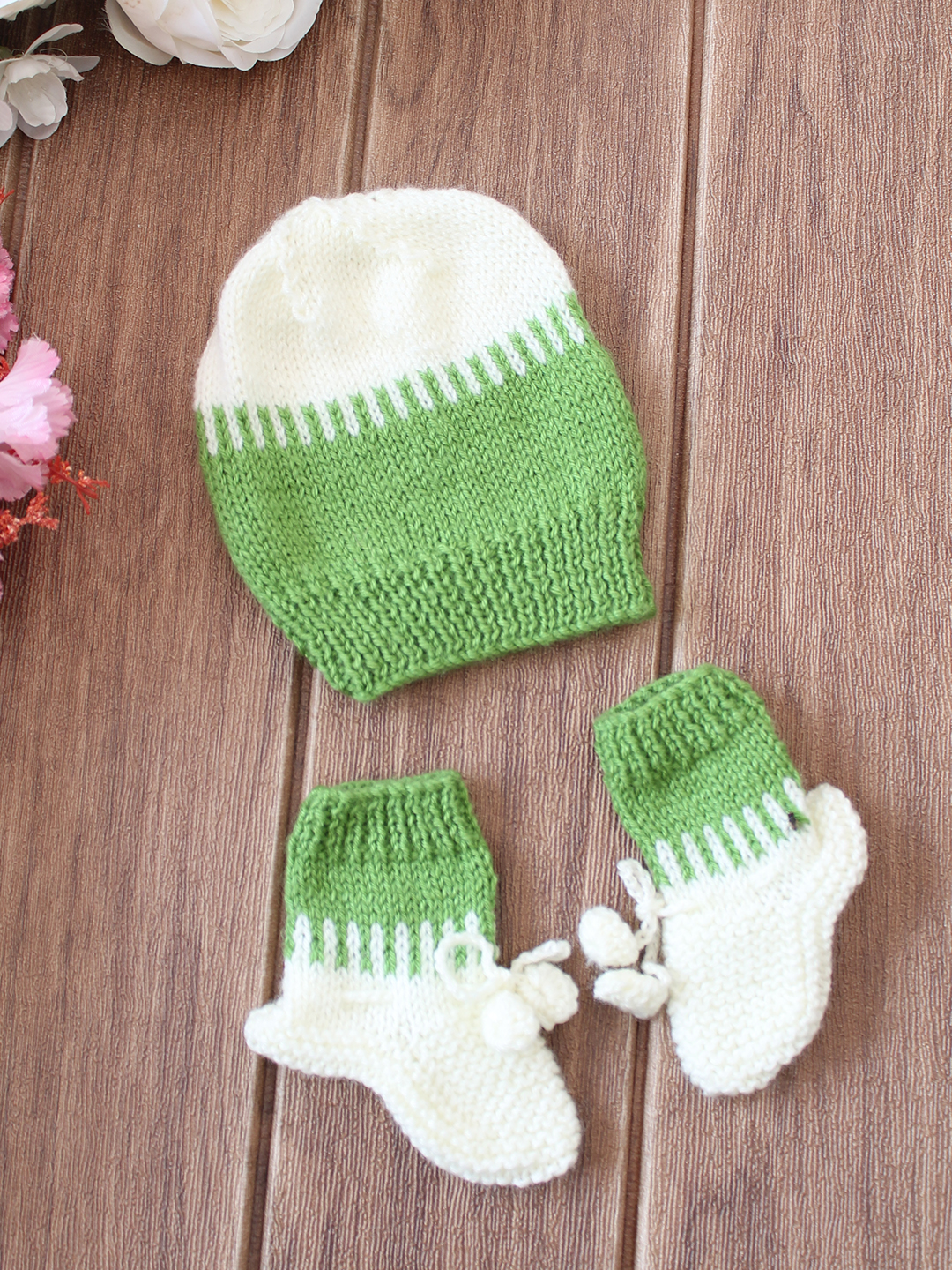 Floral Applique with Combined Striped Border Sweater Set - Green