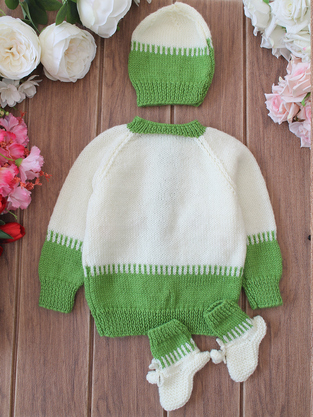 Floral Applique with Combined Striped Border Sweater Set - Green