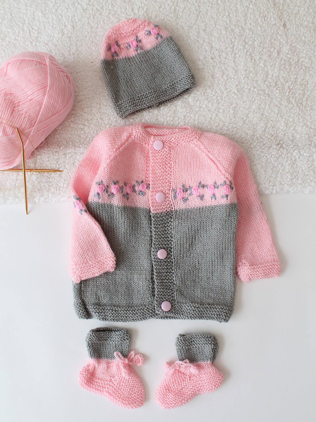 Color Block Embroidered Sweater with Cap And Socks - Pink