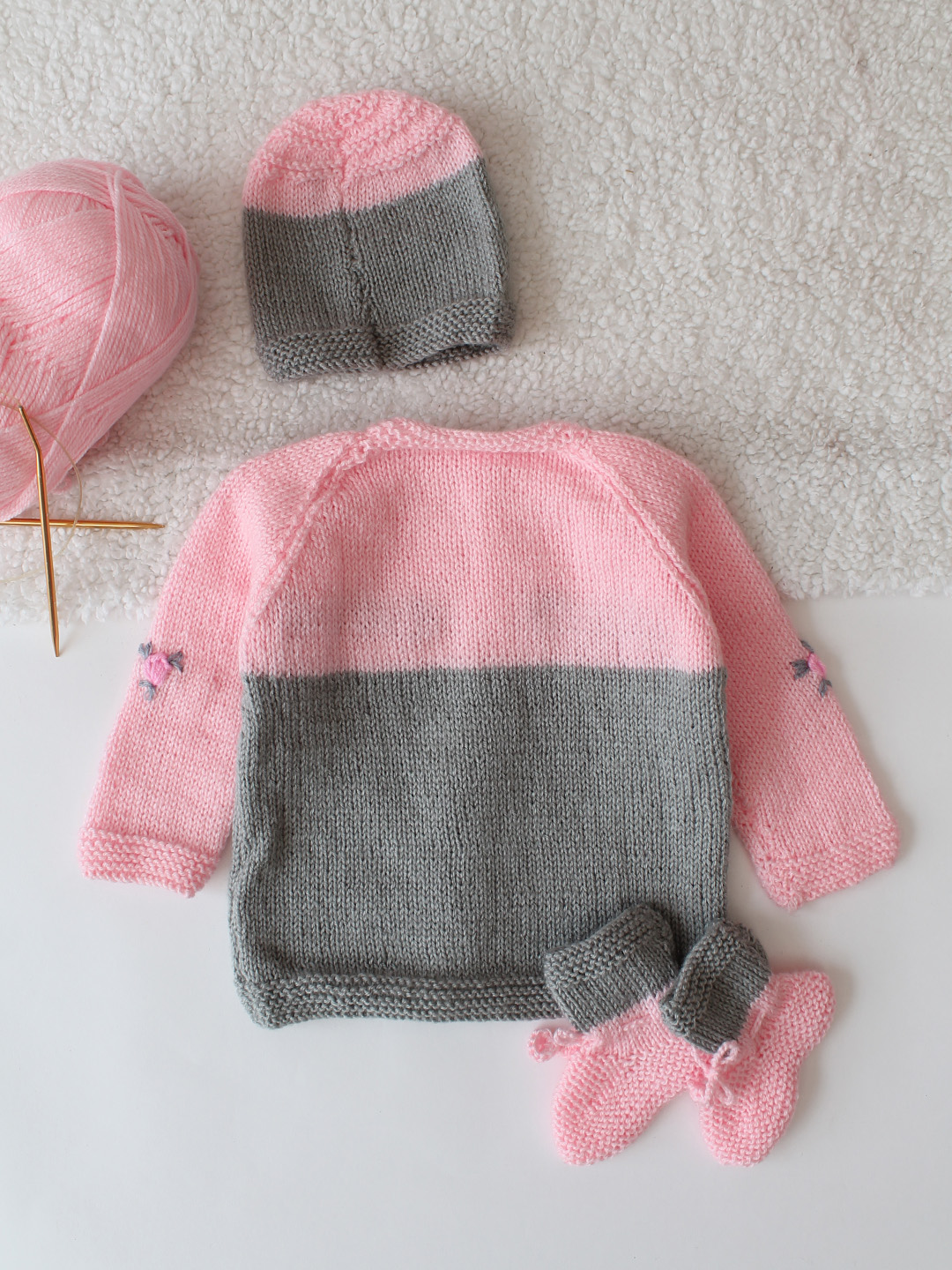 Color Block Embroidered Sweater with Cap And Socks - Pink