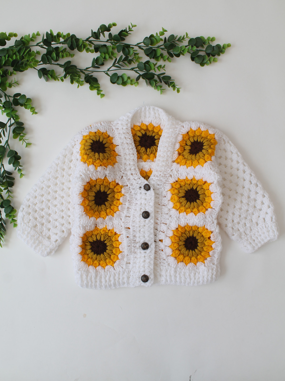 Trendy Sunflower Granny Square Handmade Sweater - White