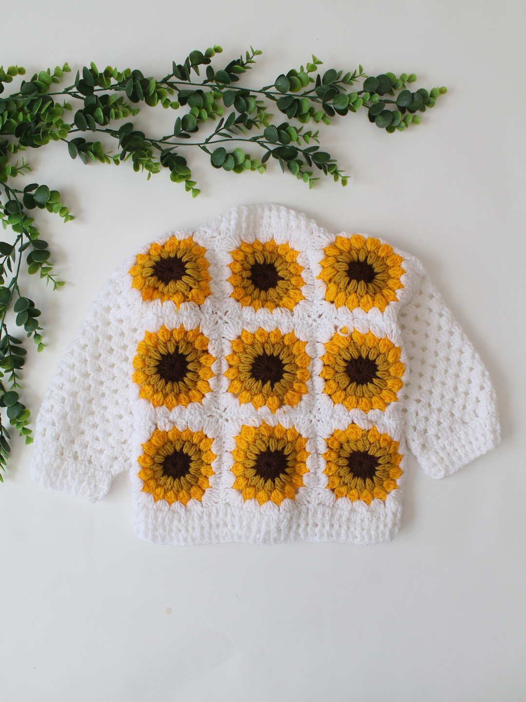 Trendy Sunflower Granny Square Handmade Sweater - White