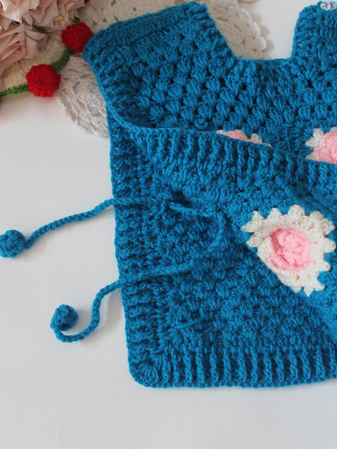 Woonie Handknitted Sleeveless Rose Detailed Pullover - Blue