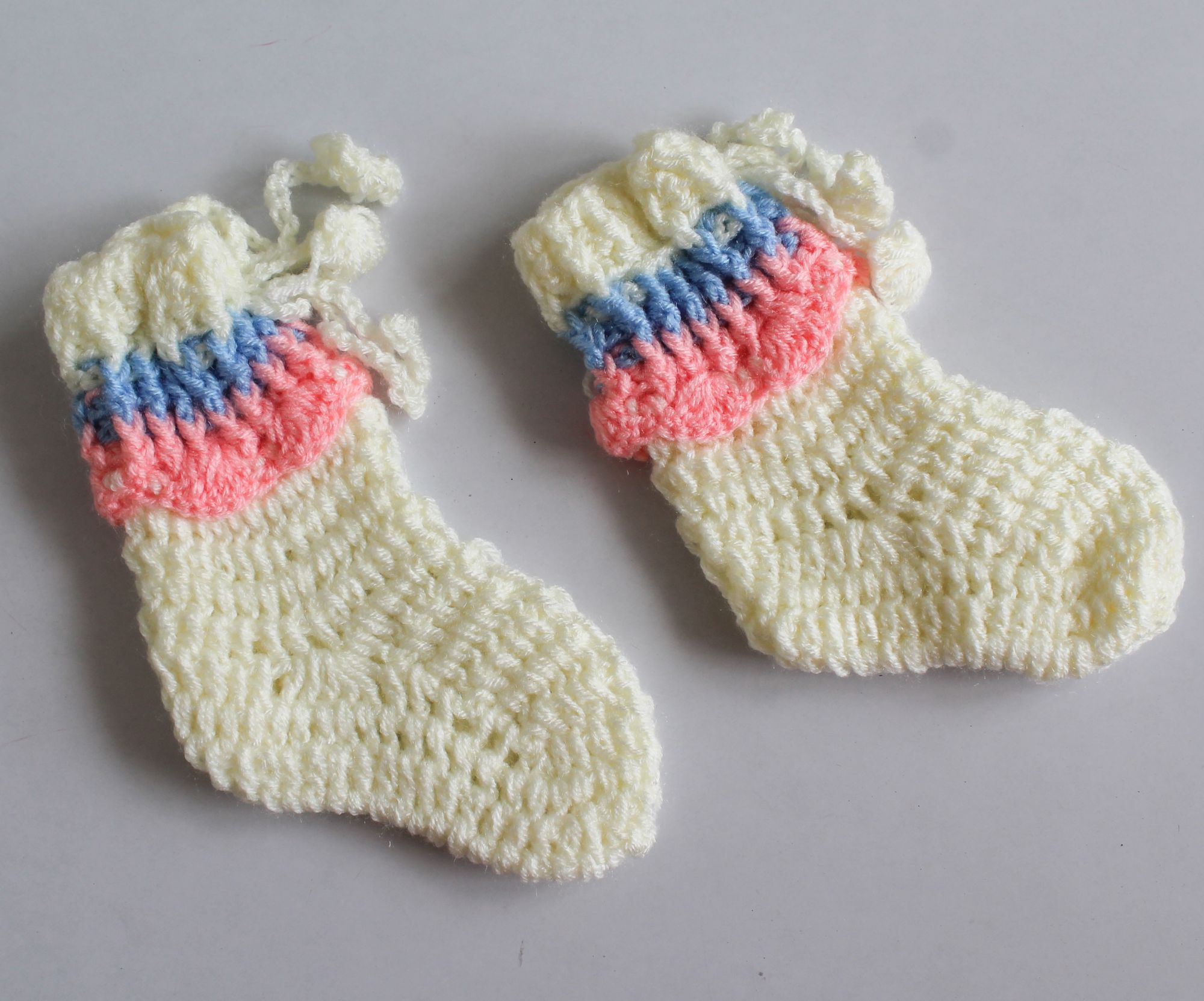 Woonie Full Sleeves Floral Detailing Handmade Sweater With Cap & Booties - Cream
