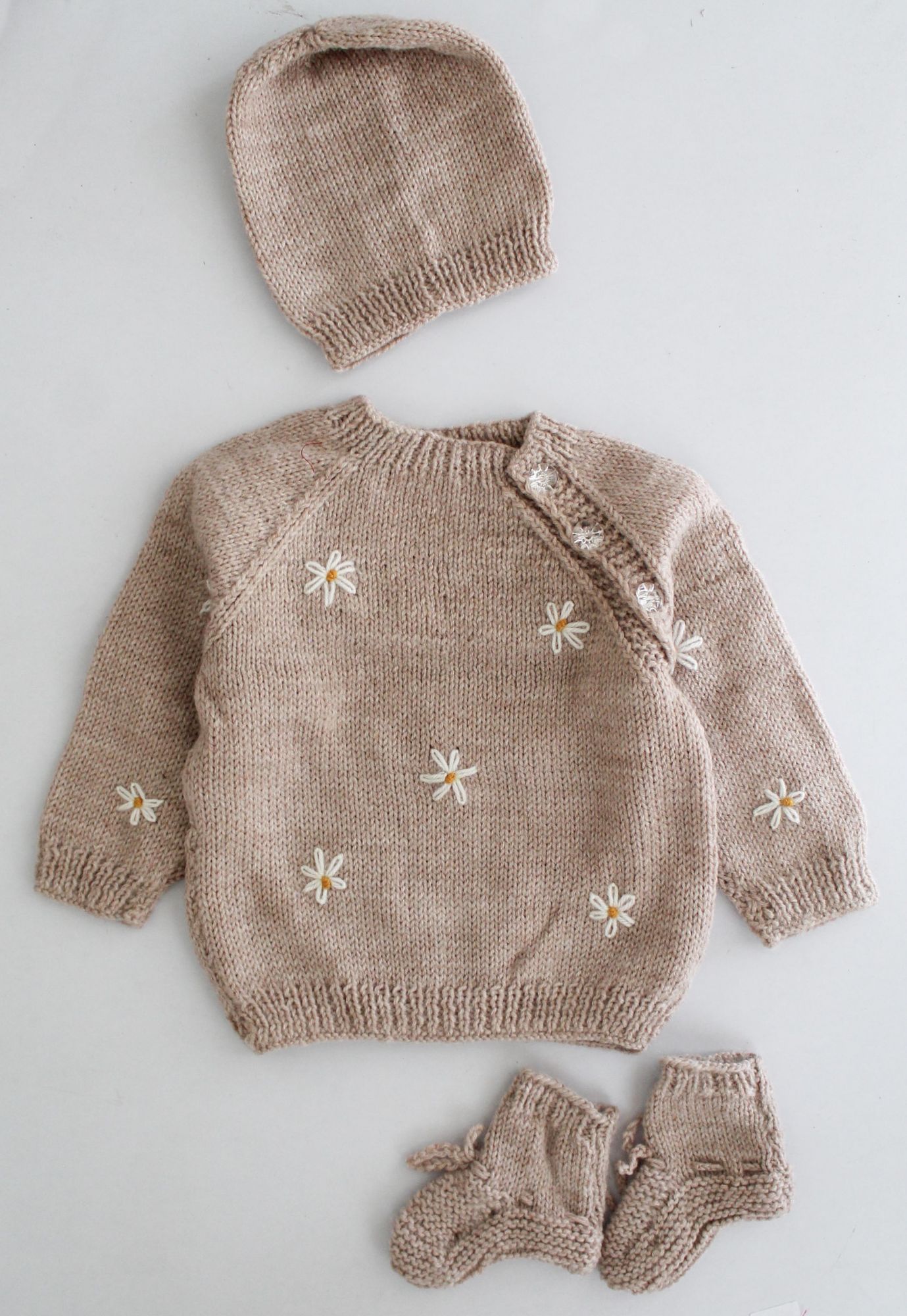 Woonie Full Sleeves Flower Design Handmade Sweater With Cap & Booties - Beige