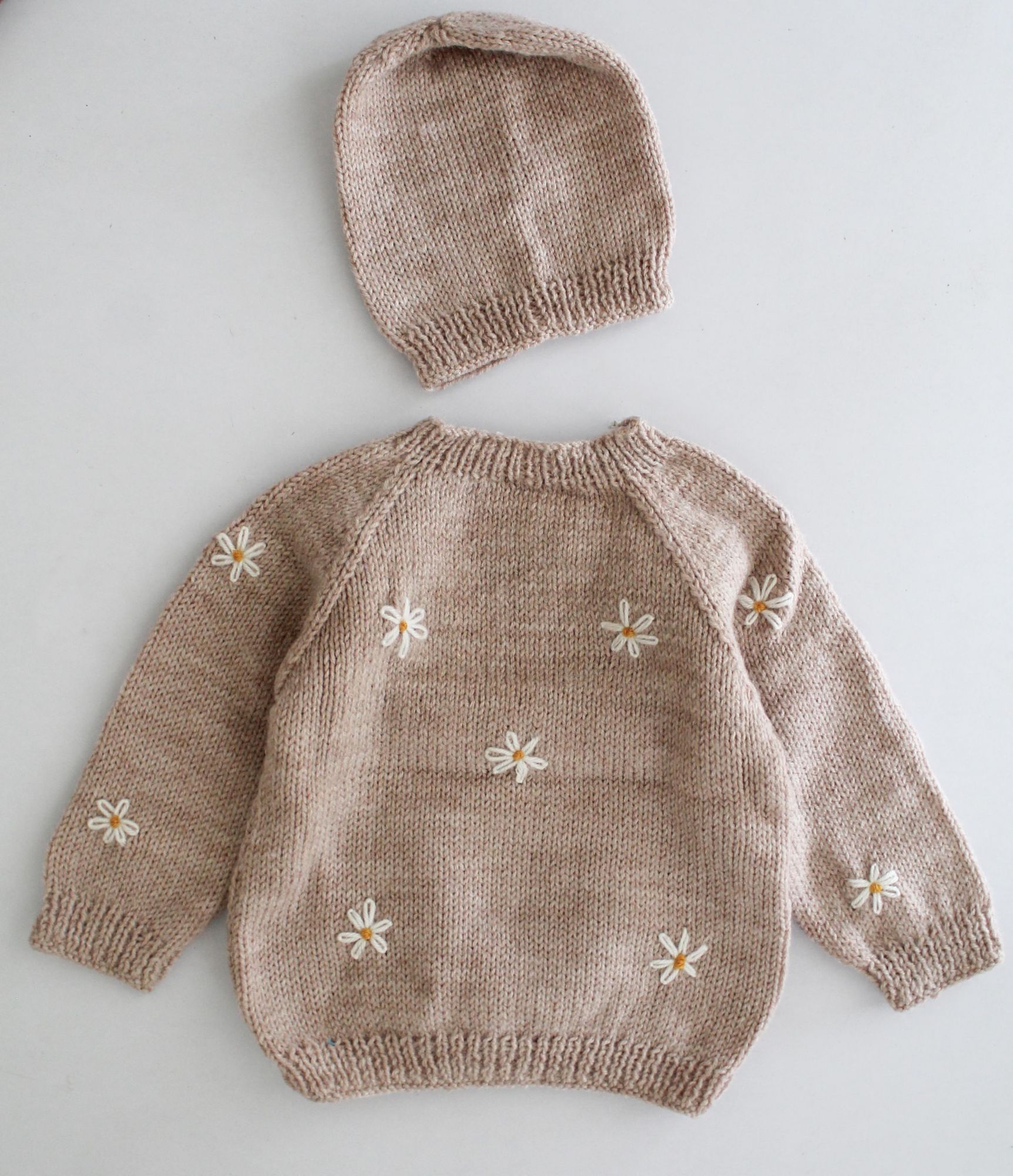 Woonie Full Sleeves Flower Design Handmade Sweater With Cap & Booties - Beige