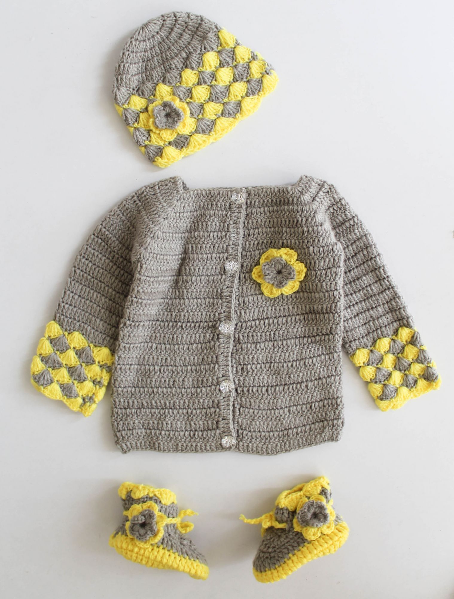 Woonie Full Sleeves Flower Design Sweater With Cap & Booties - Grey