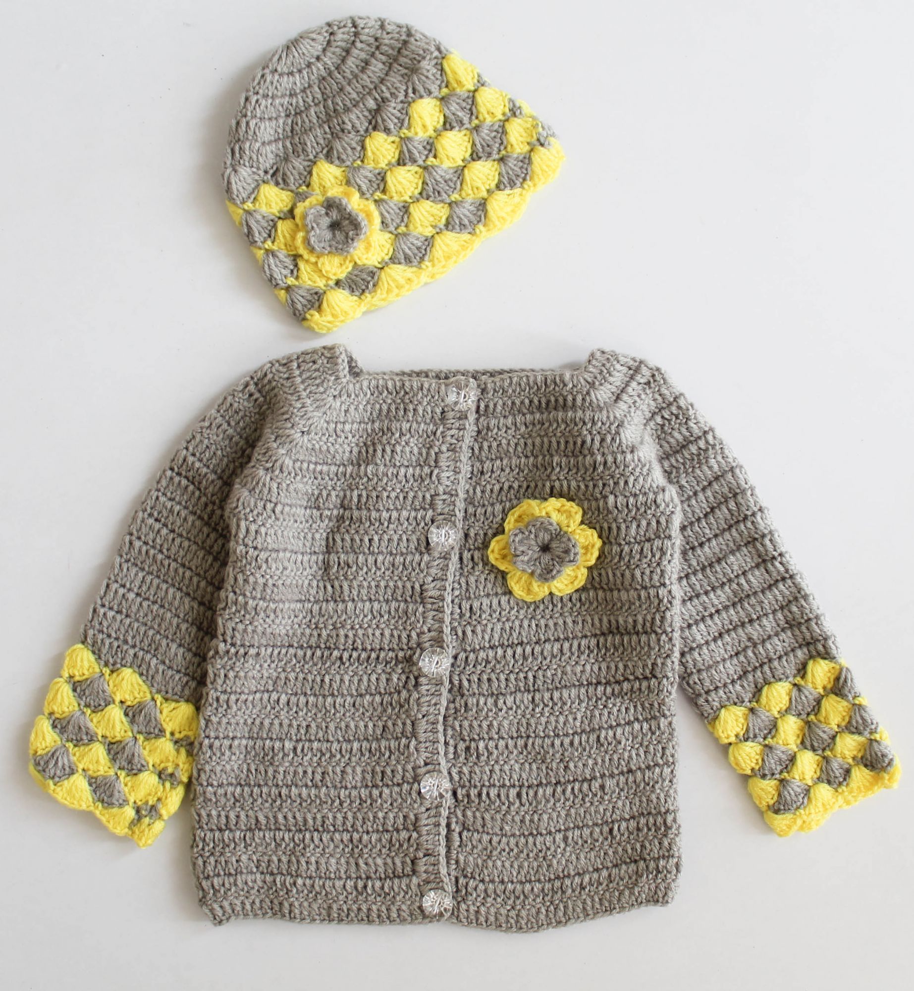 Woonie Full Sleeves Flower Design Sweater With Cap & Booties - Grey