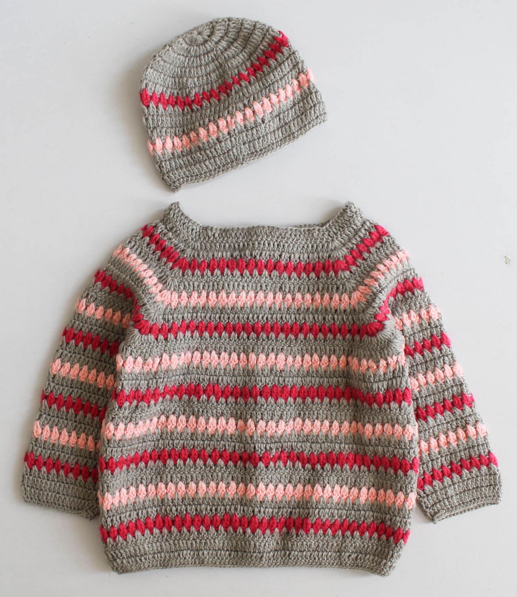 Woonie Full Sleeves Flower Design Sweater With Cap & Booties - Grey