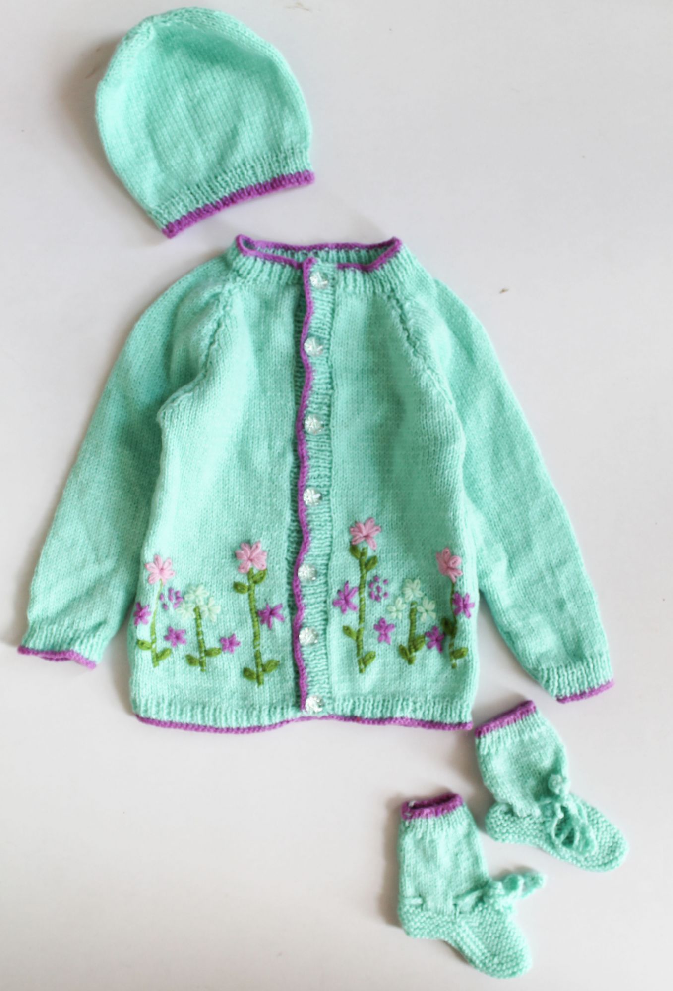 Woonie Full Sleeves Flower Detailing Handmade Sweater With Cap & Booties - Green