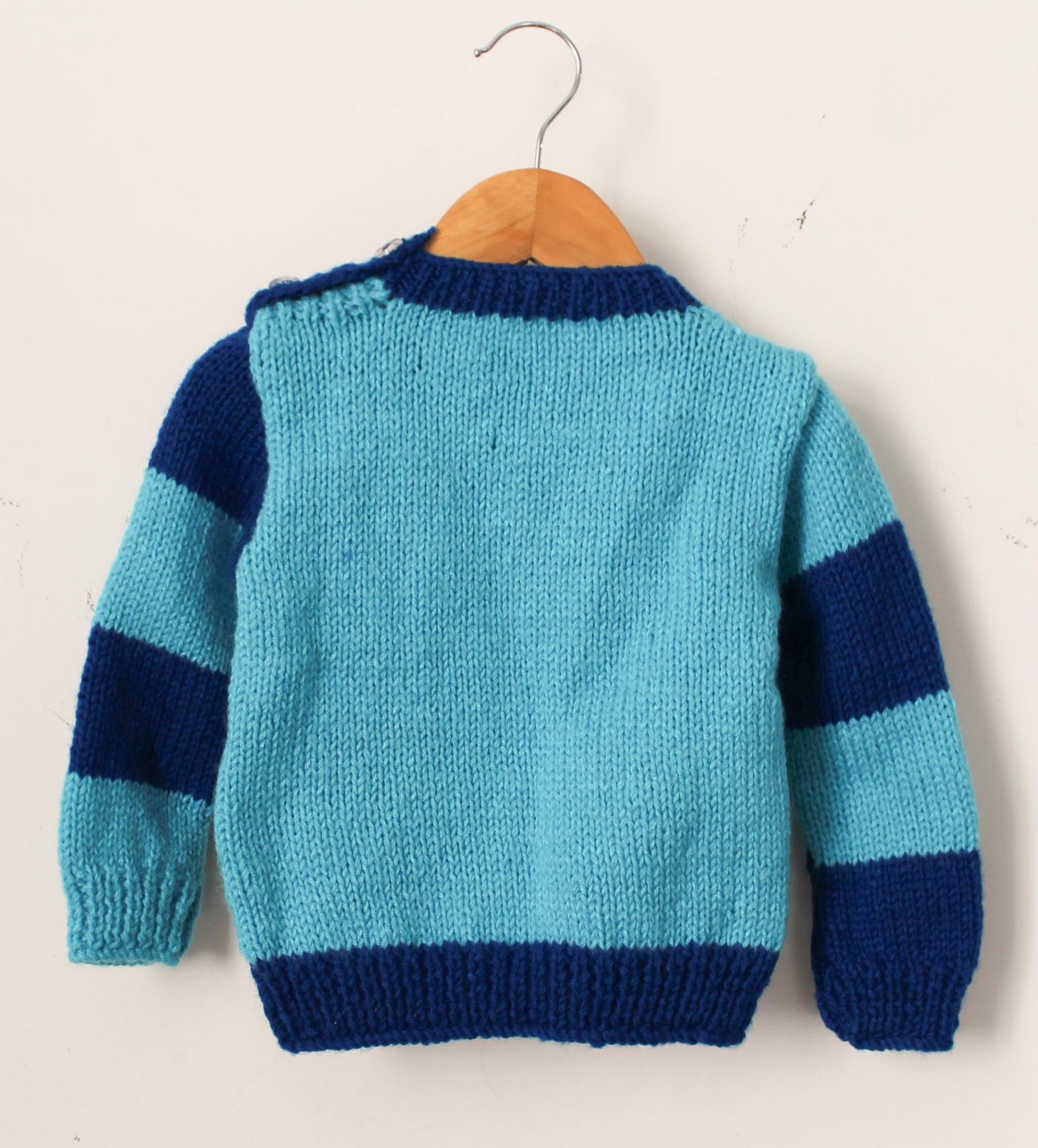 Woonie Full Sleeves Handmade Dual Shaded Pocket Design Sweater - Blue