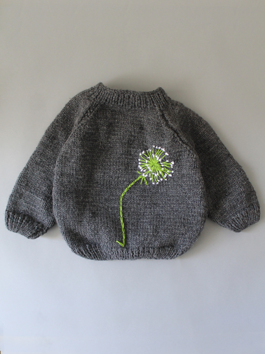 Woonie Handmade Full Raglan Sleeves Dandelion Knitted Embroidered Sweater - Grey
