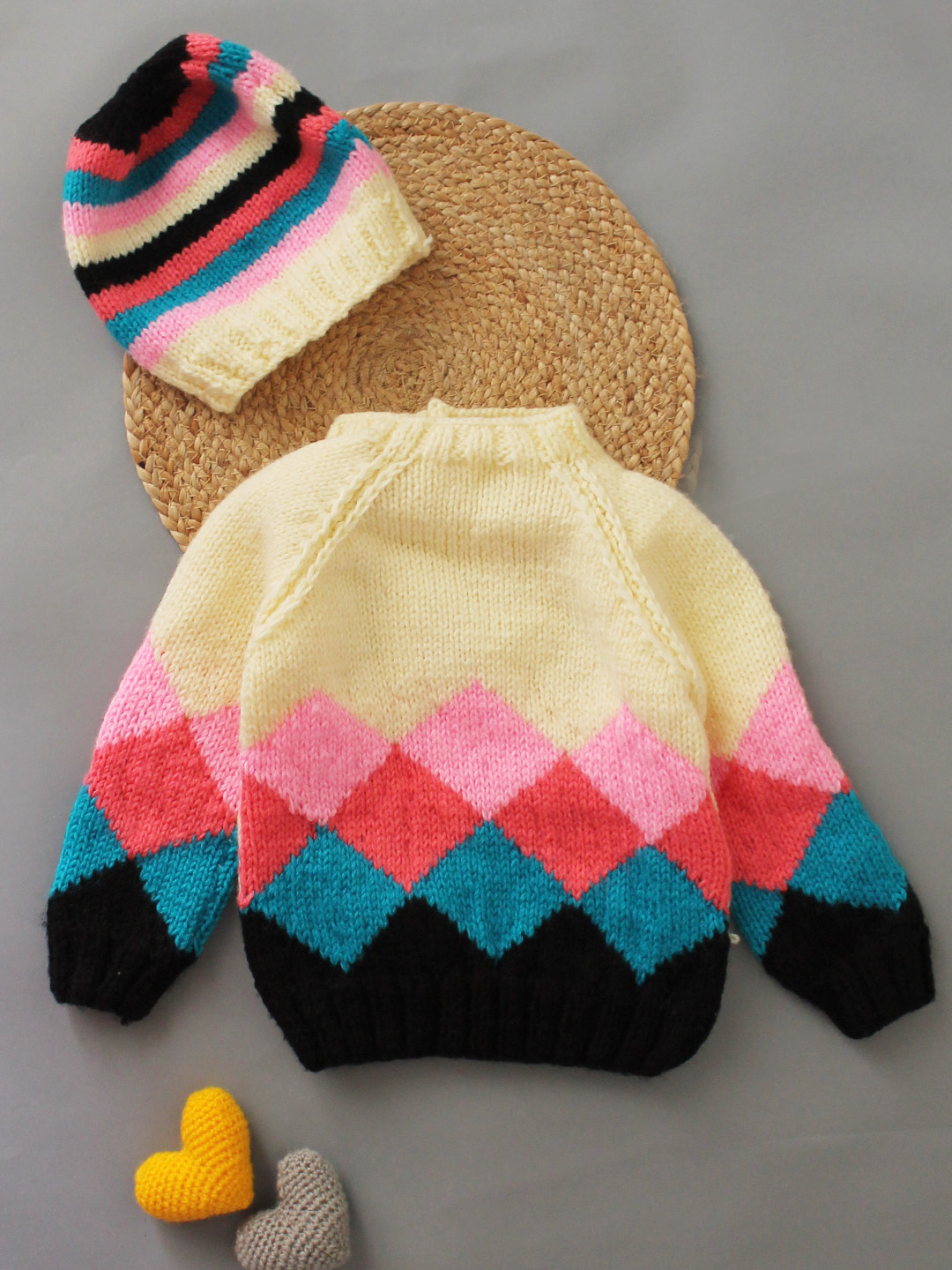 Woonie Handmade Full Raglan Sleeves Knitted Graphic Design Sweater With Cap - Off-White