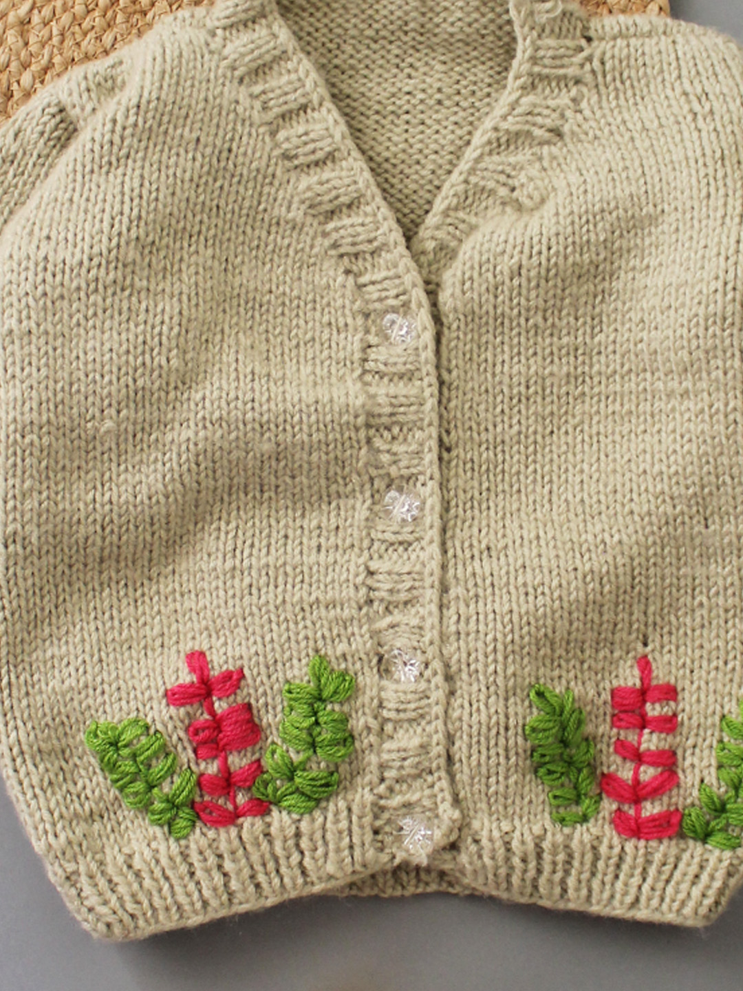 Woonie Handmade Full Raglan Sleeves Knitted Embroidered Sweater - Beige