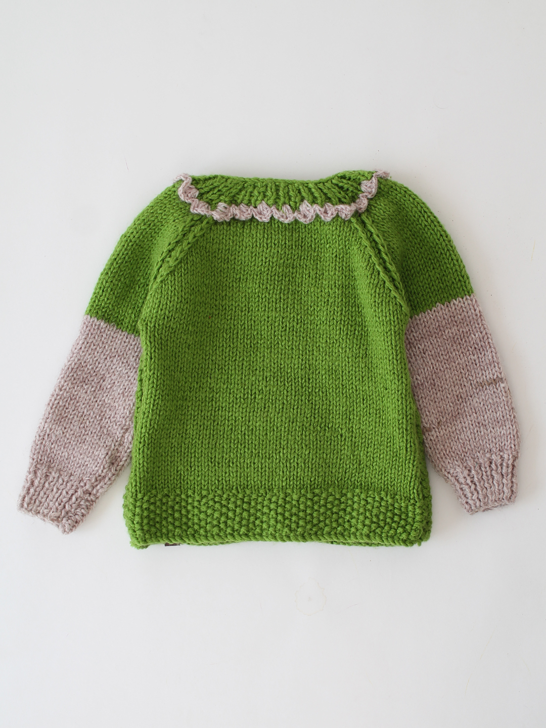 Woonie Cardigan With Scallop Detail- Green