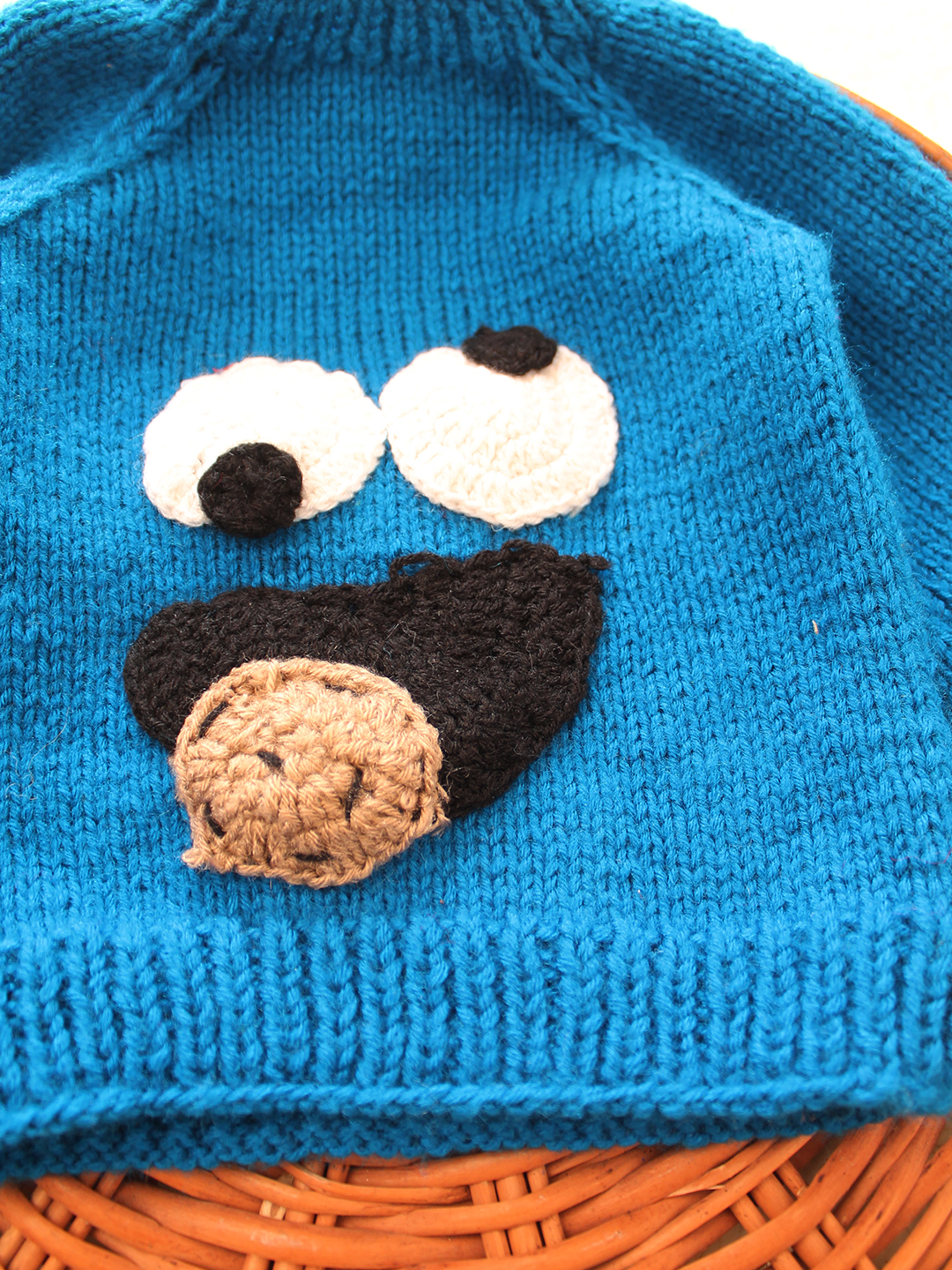 Handknitted Crazy Eyes Sweater - Blue
