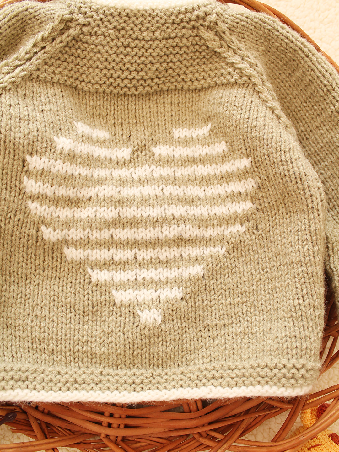 Handknitted Antarsia Heart Design Sweater-Beige