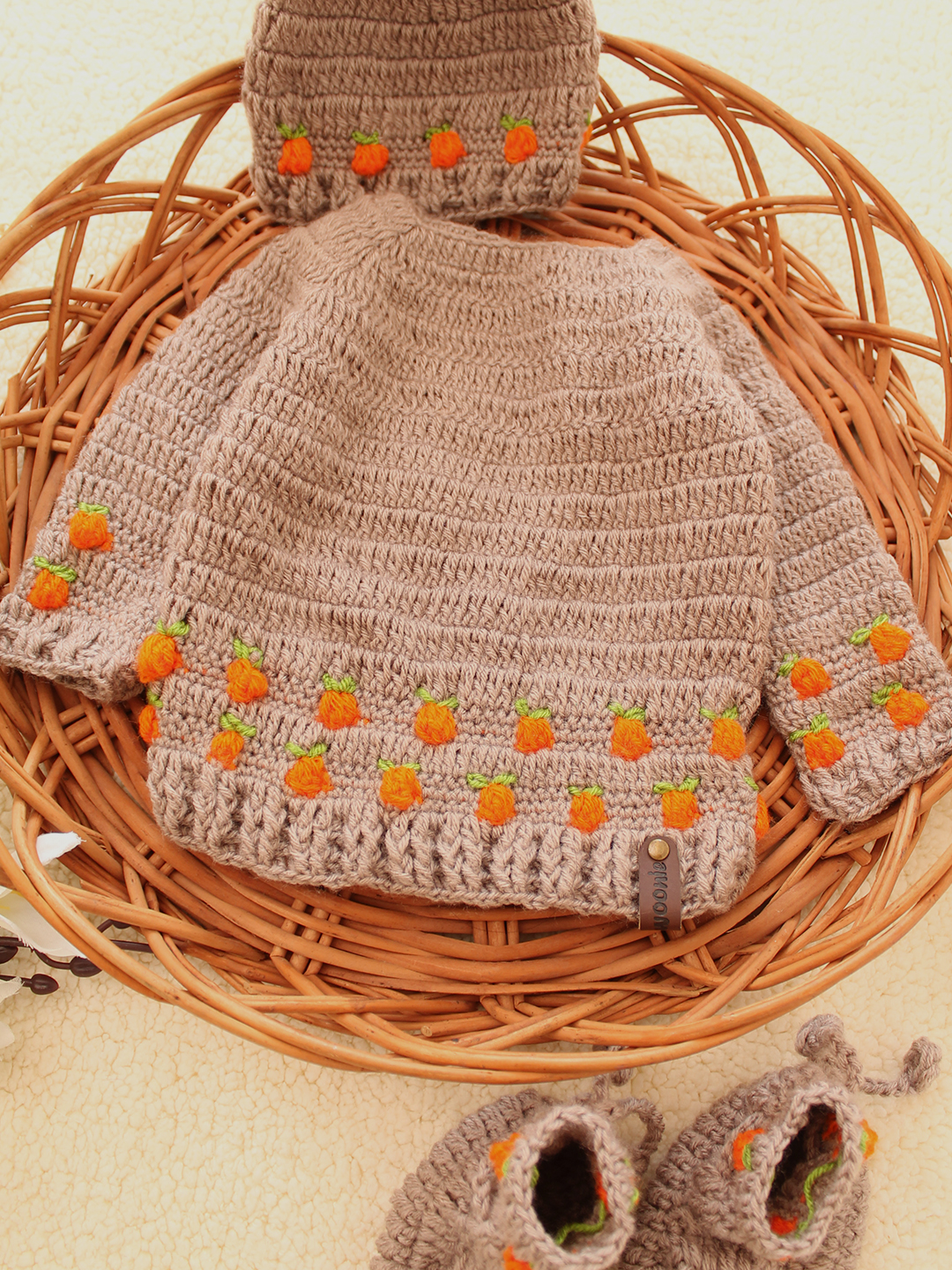 Woonie Crochet Pumpkin Design Sweater Set with Cap and Booties-Grey