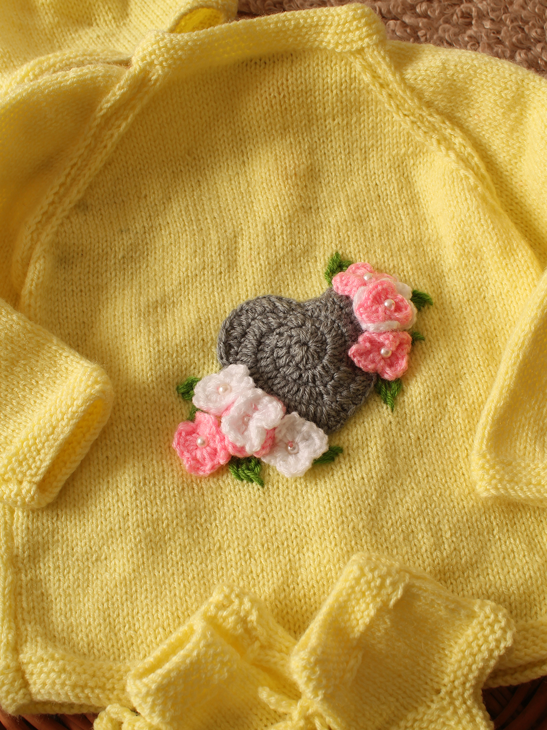 Woonie Handknitted Heart and Flowers Sweater Set -Yellow