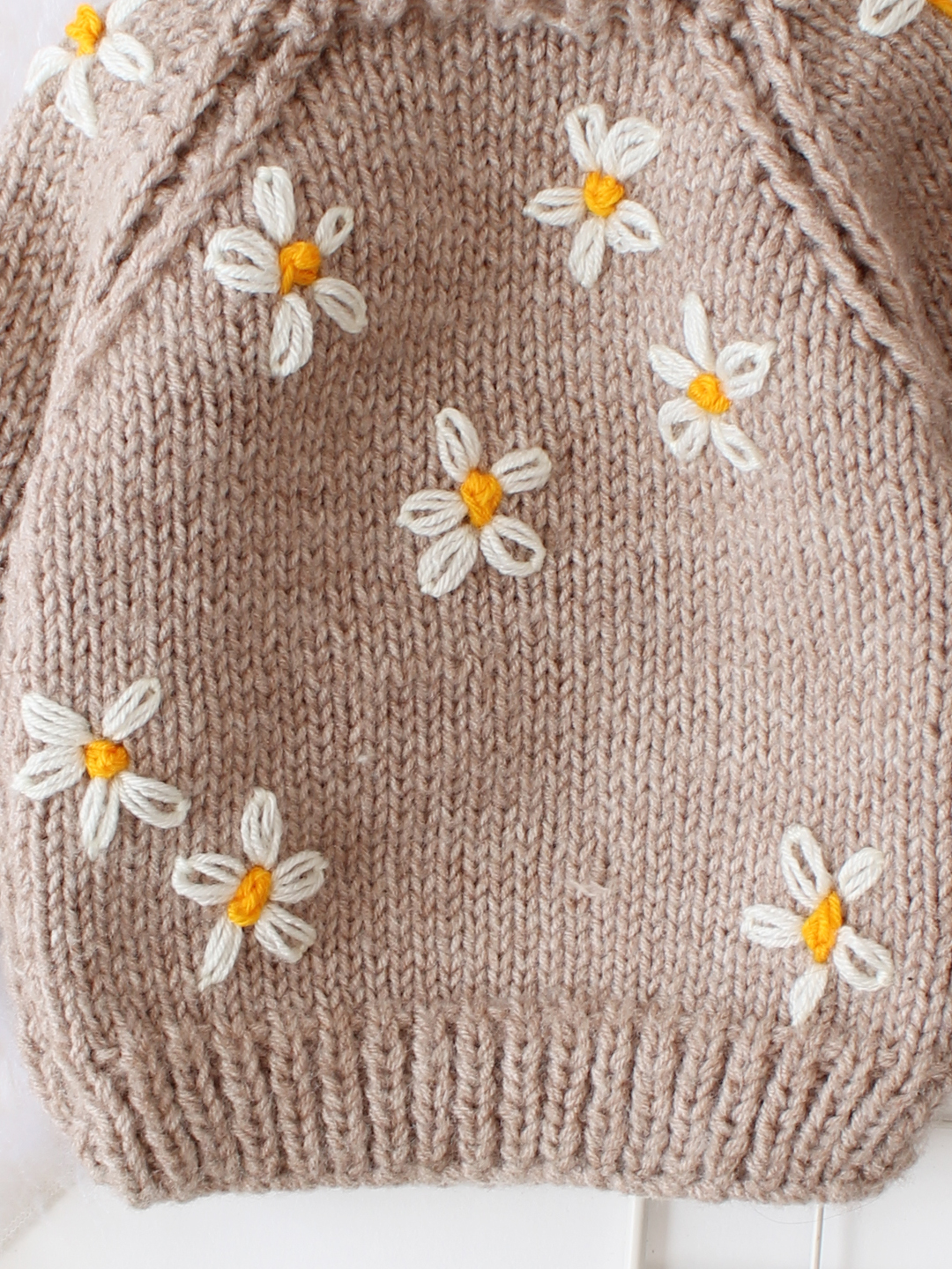 Woonie Handknitted Daisy Embroidered Sweater - Beige