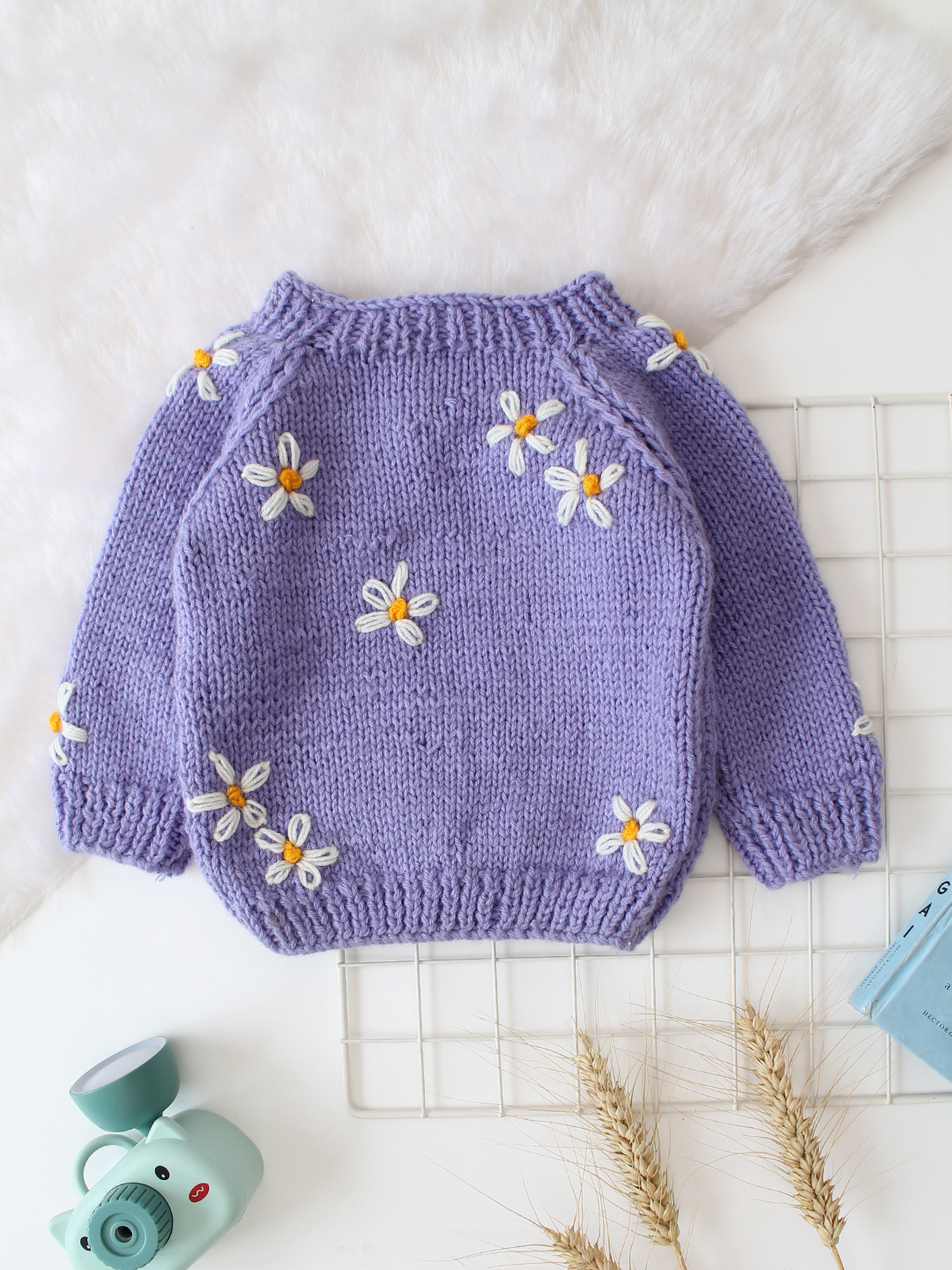 Woonie Handknitted Daisy Embroidered Sweater - Lavender