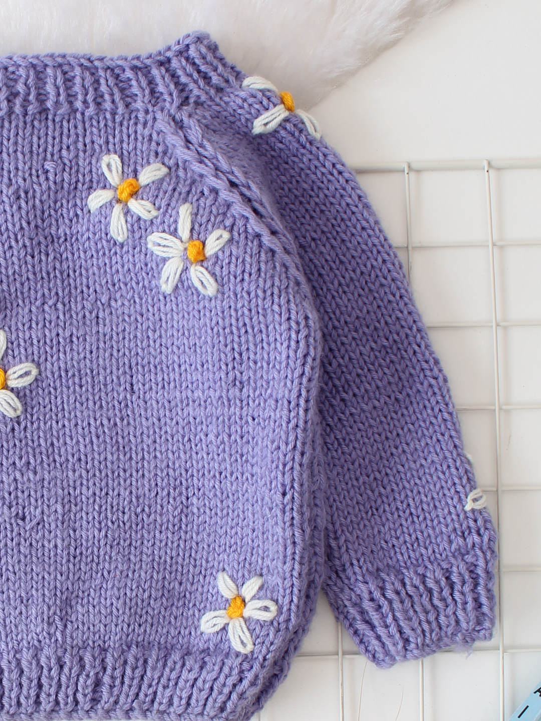 Woonie Handknitted Daisy Embroidered Sweater Lavender