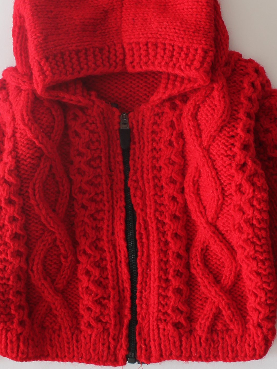Woonie Handknitted Hooded Cable Design Sweater - Red