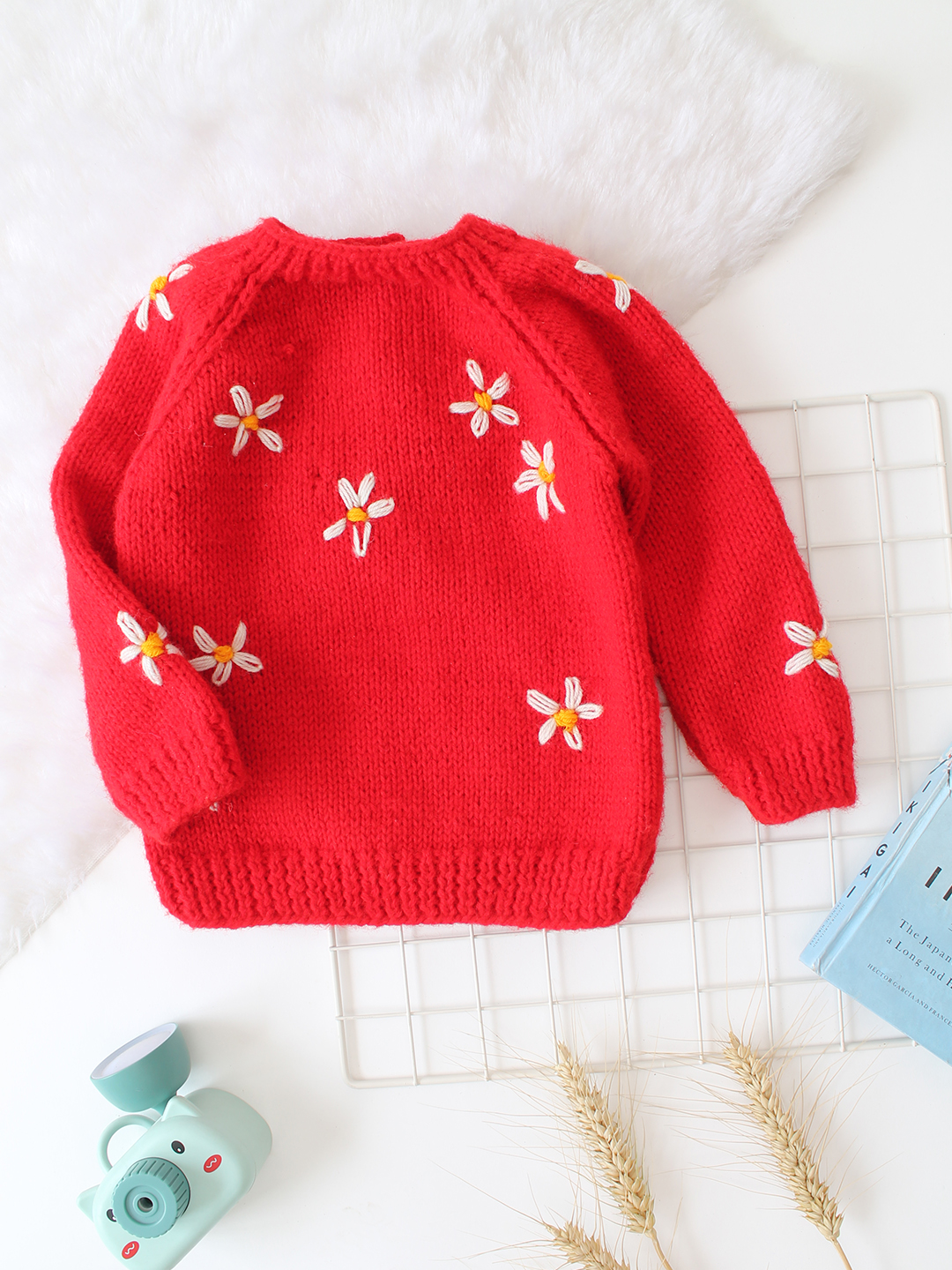 Woonie Handknitted Daisy Floral Embroidered Sweater - Red