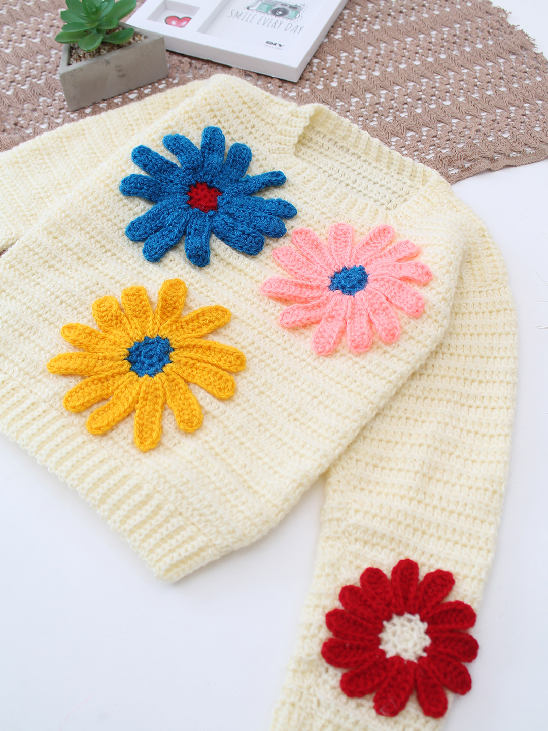 Woonie Crochet Floral Applique Pullover - Cream
