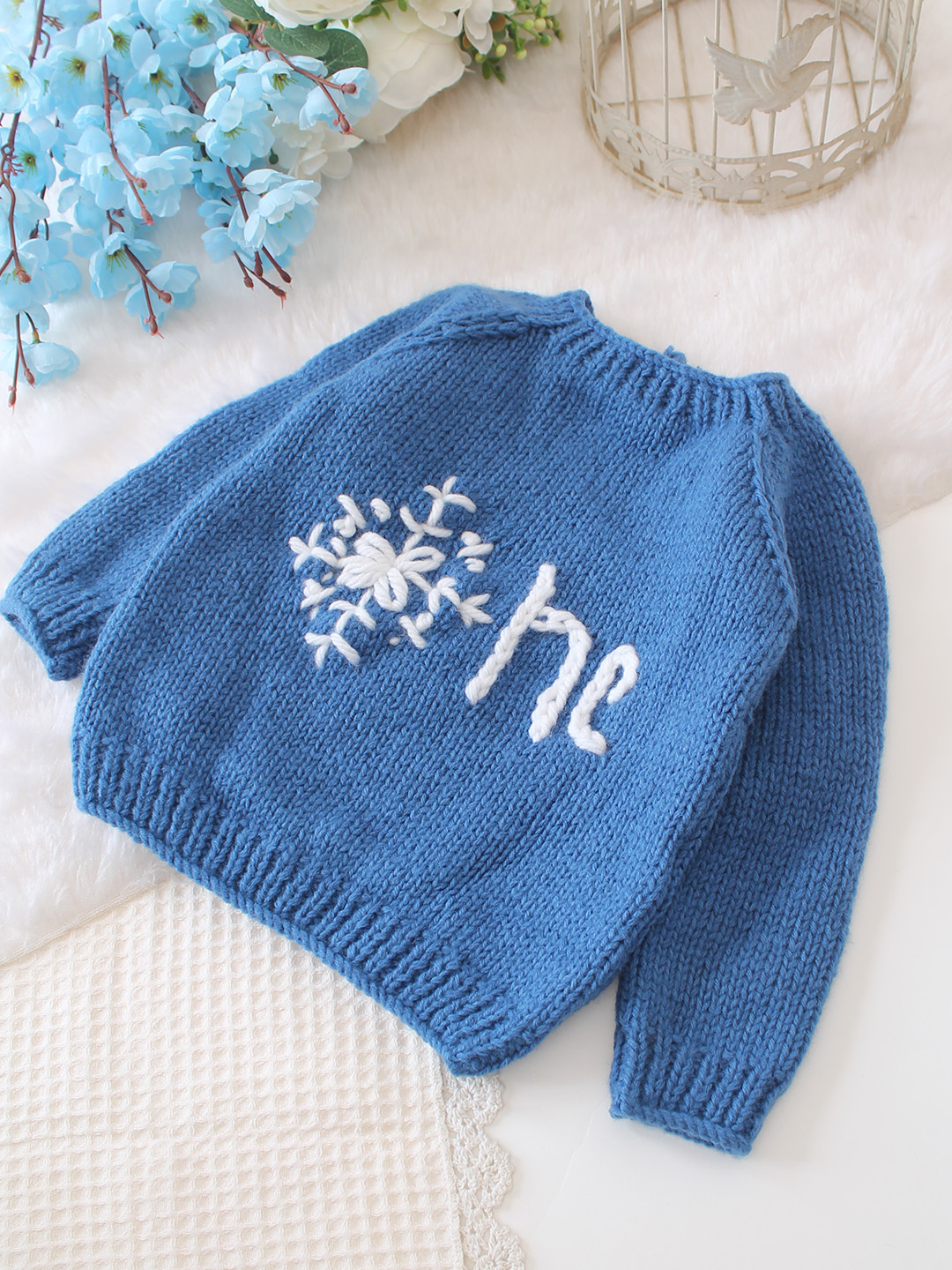 Woonie Handknitted One Text Embroidered Pullover - Blue