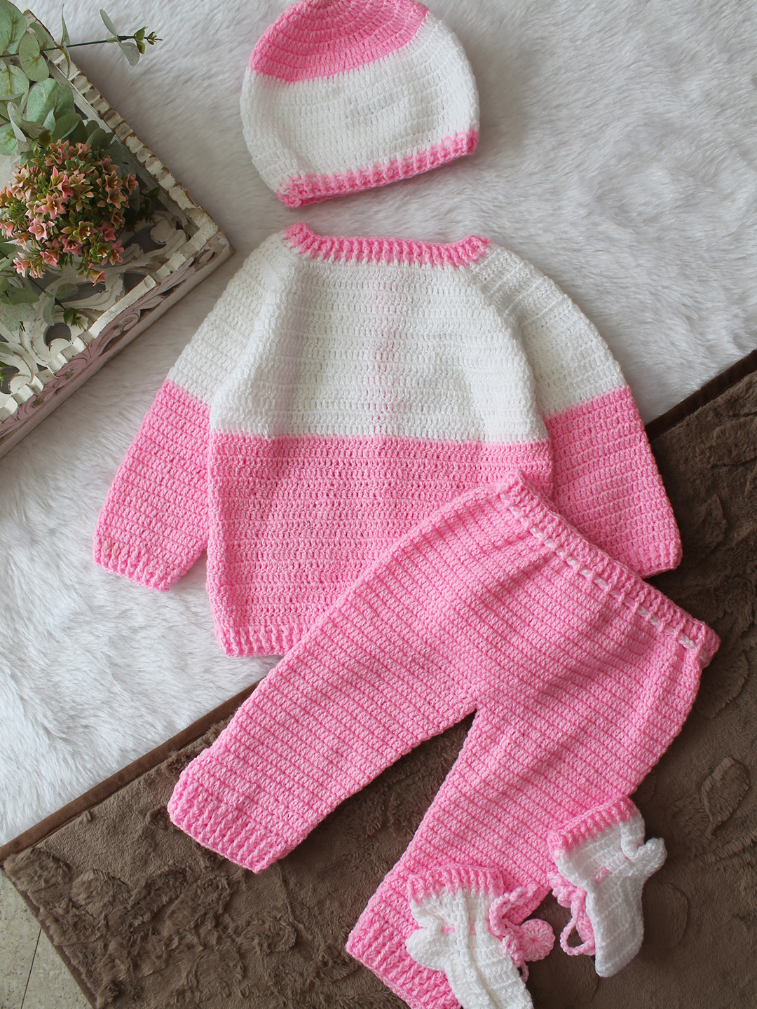 Woonie Crochet Bear Face Applique Sweater with Pant & Cap Socks Set - Pink