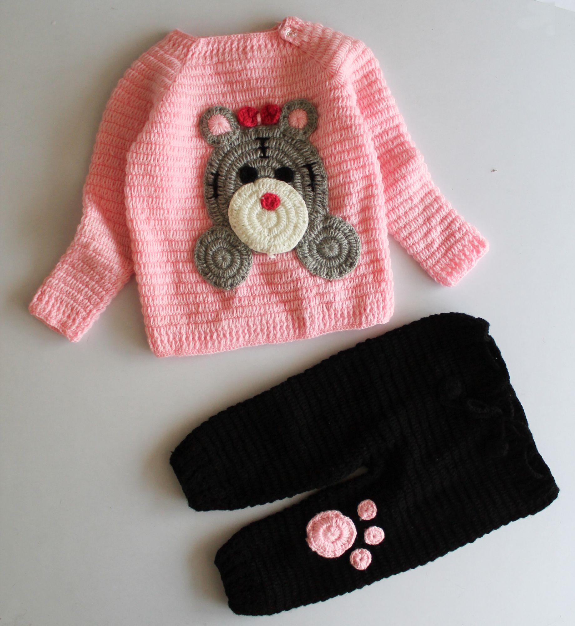Woonie Full Sleeves Handmade Bear Sweater With Pants-Pink