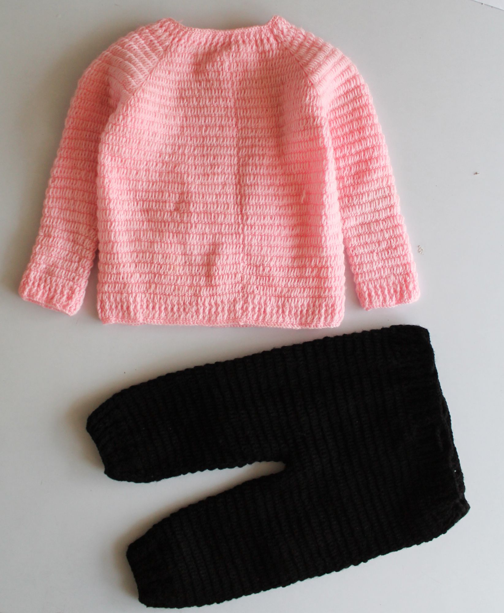 Woonie Full Sleeves Handmade Bear Sweater With Pants-Pink
