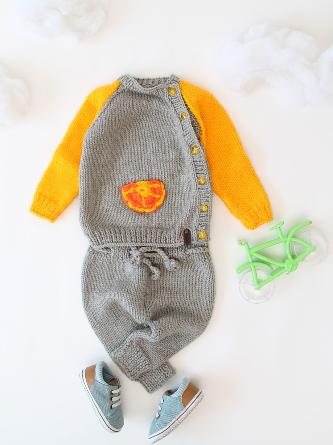Woonie Handmade Full Sleeves Fruit Design Sweater with Pant-Grey