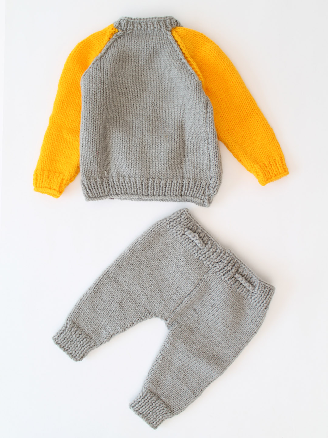 Woonie Handmade Full Sleeves Fruit Design Sweater with Pant-Grey