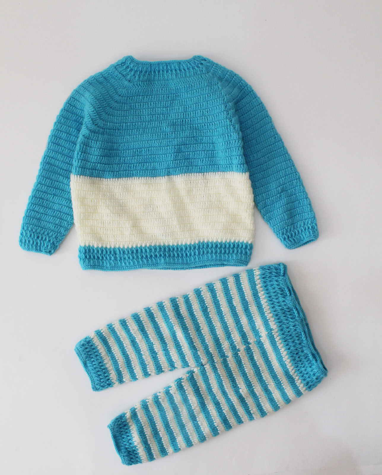 Handmade Full Sleeves Bunny Fcae Detailing Sweater With Pant-Blue & White