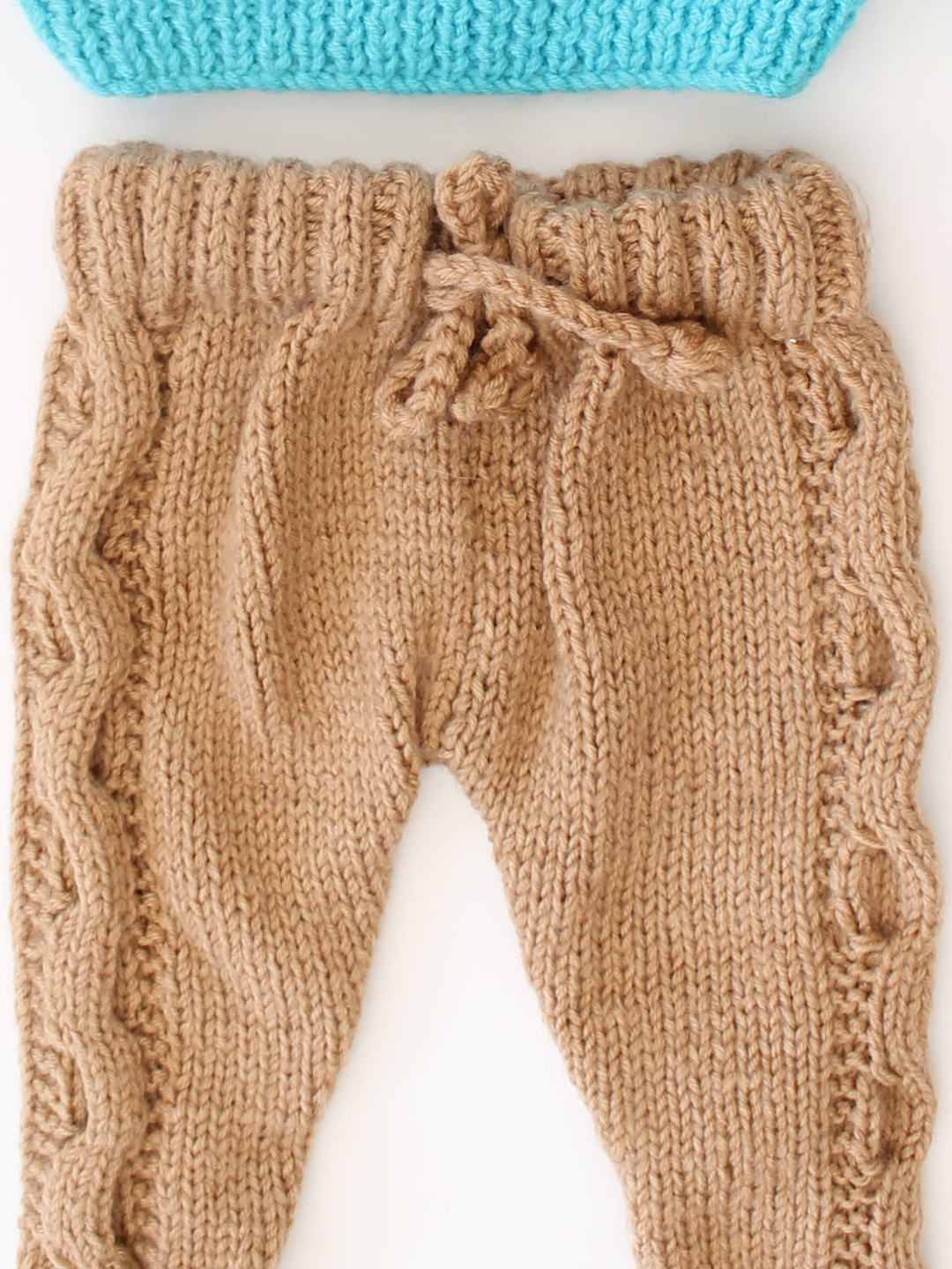 Woonie Handknitted Giraffe Design Sweater Set - Blue