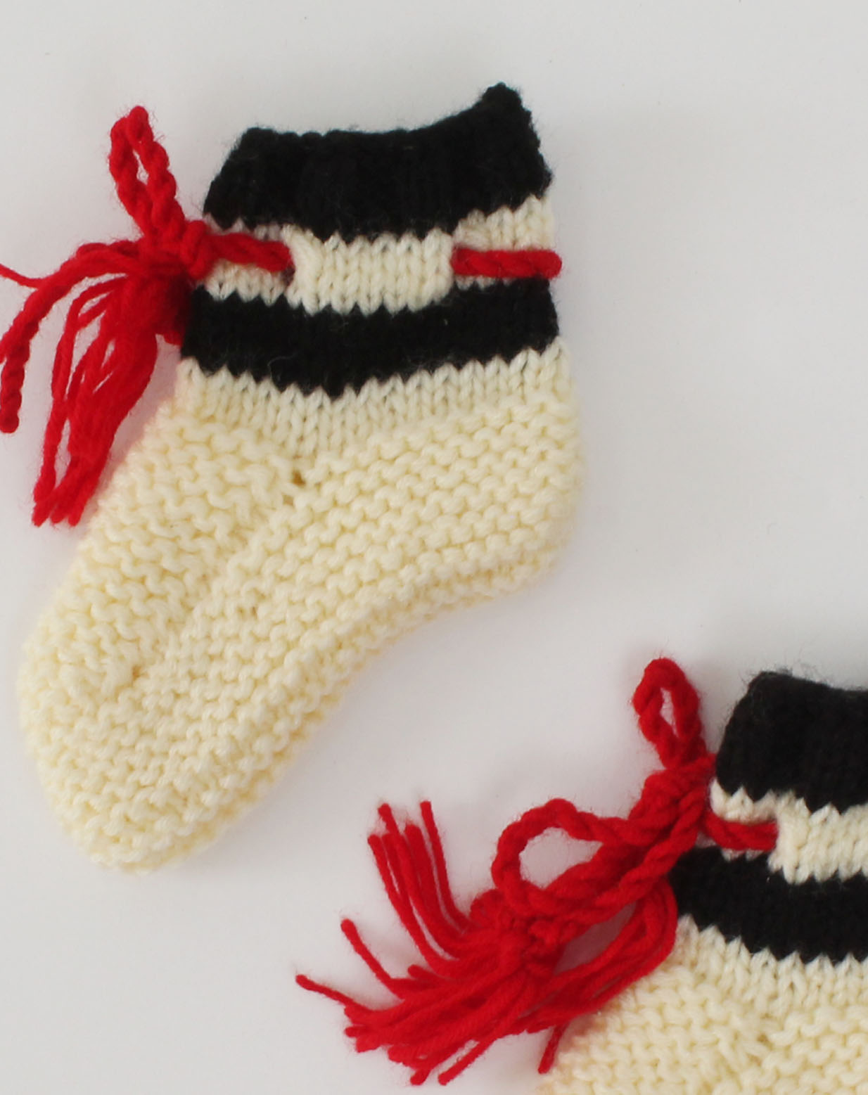 Woonie Handmade Knitted Colourblocked Socks-Cream