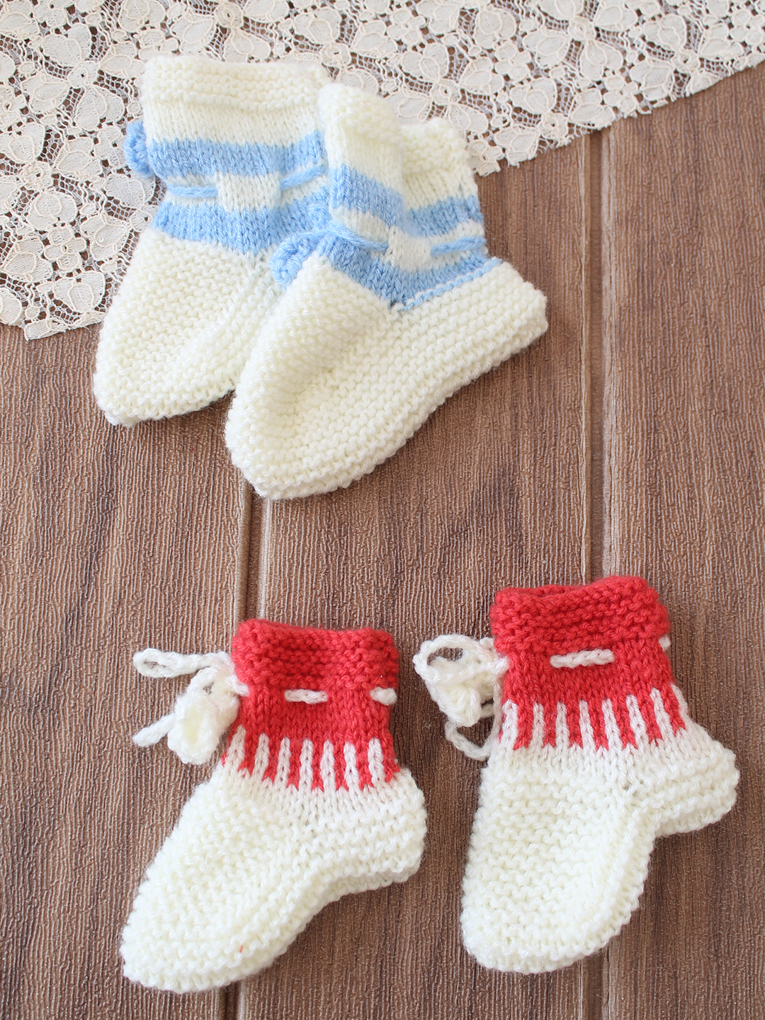 Woonie Handknitted Socks with Striped  Self Design Pack of 2  Cream  Red